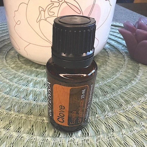 Clove Essential Oil — doTERRA, 15ml - Picture 14 of 16